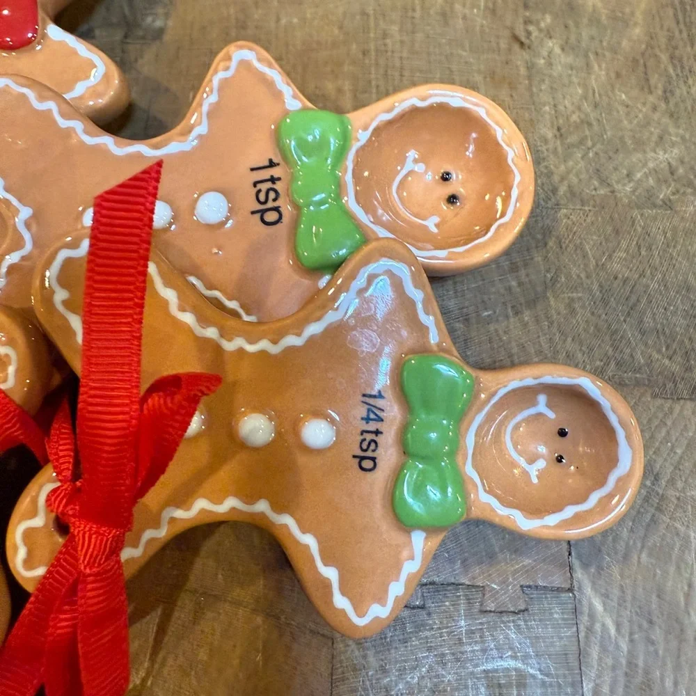 Pier 1 Imports Gingerbread Man Ceramic Measuring Spoons Set Christmas Holiday